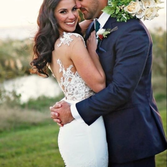 Pronovias Vicenta wedding gown dress - Picture 6 of 7